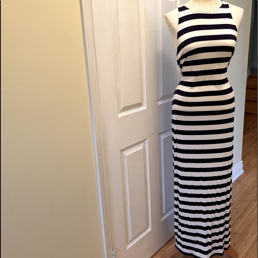Maxi Dress w/side Slits